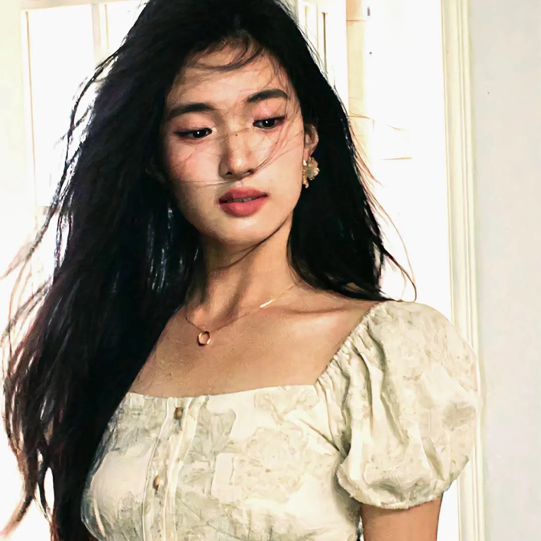 冬天的女子海报